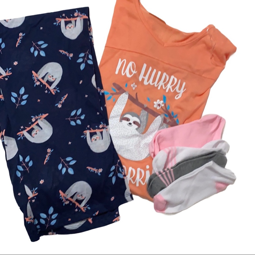 Bobbie Brooks 2 piece pajama set 4 pair of socks